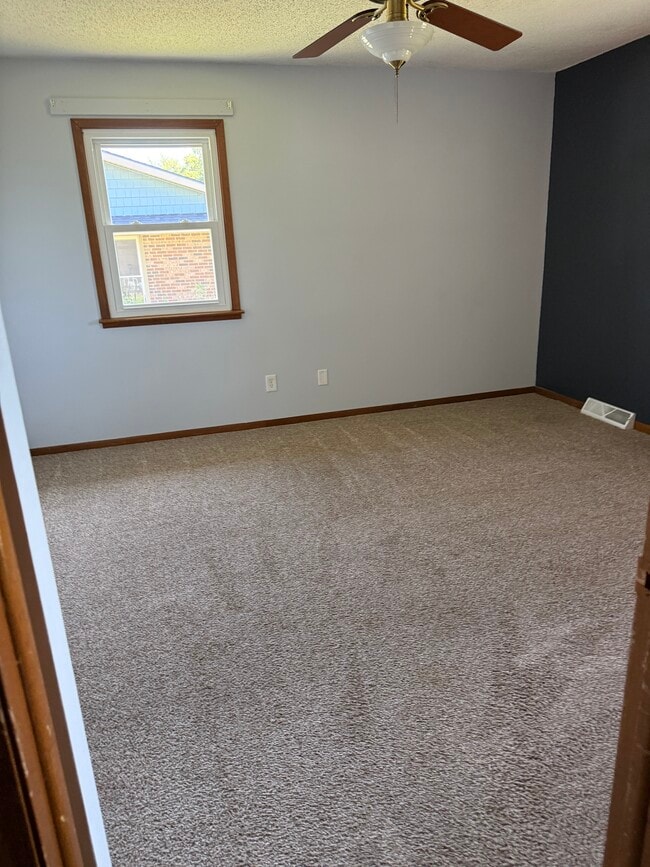 Building Photo - 365 N McKinley St