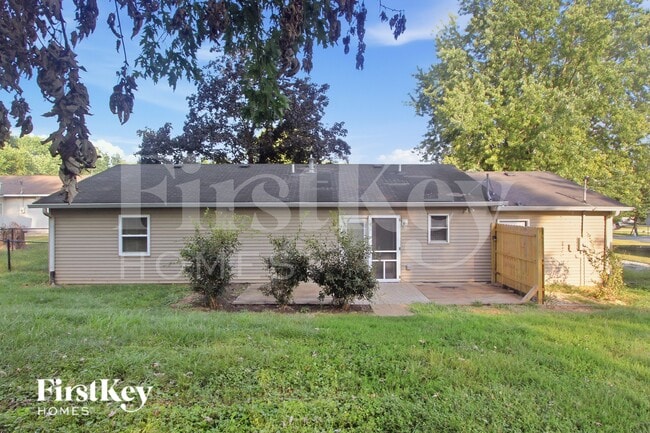 Building Photo - 9440 Port Royal Dr