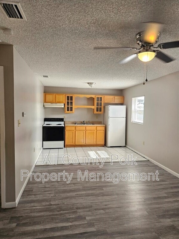 Foto del edificio - 455 Buck Moore Rd