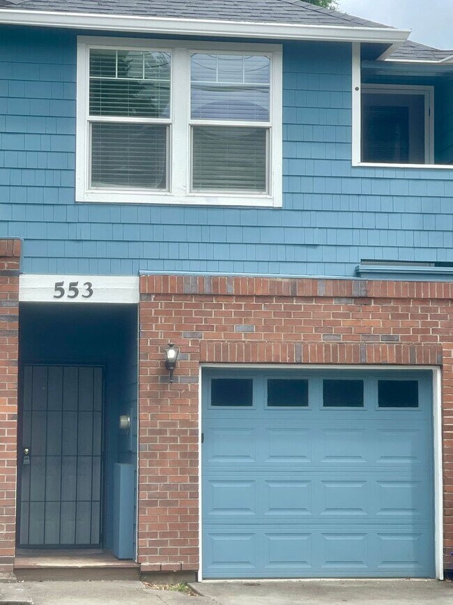 Building Photo - N0294
