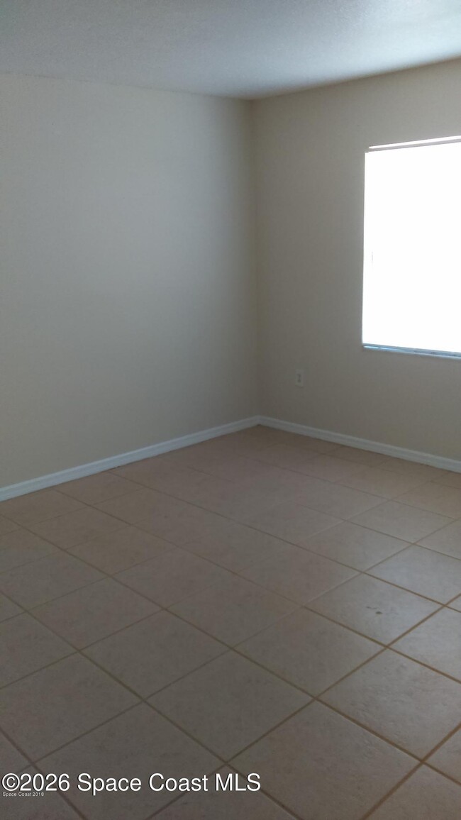 Building Photo - 412 Country Ln Dr