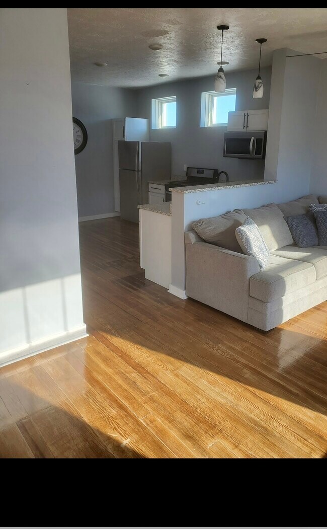 138 E Center St Unit 1, Marion, OH 43302 Apartments in Marion, OH