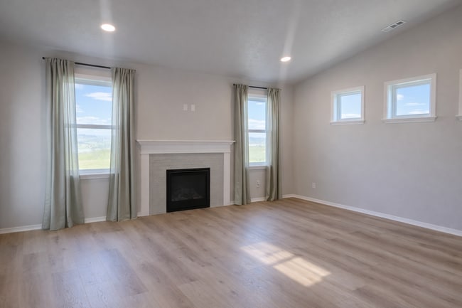 Foto del edificio - SOUTHRIDGE HOME! Modern Comfort Meets Everyday Convenience!