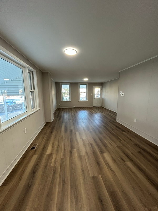 Building Photo - 347 W Woodland Ave