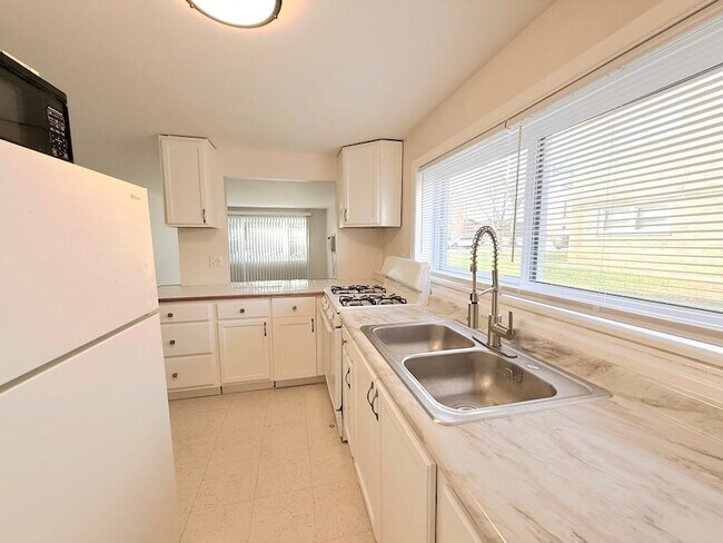 Foto del edificio - 8549 Niles Center Rd