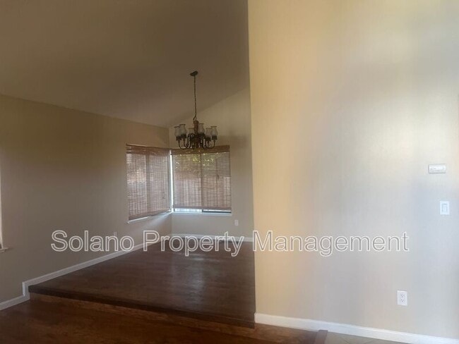 Building Photo - 184 Nantucket Cir