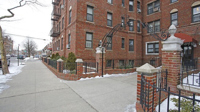 Foto del edificio - 2245 E 19th St
