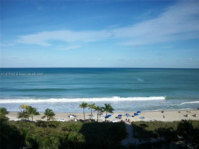 Foto del edificio - 10185 Collins Ave