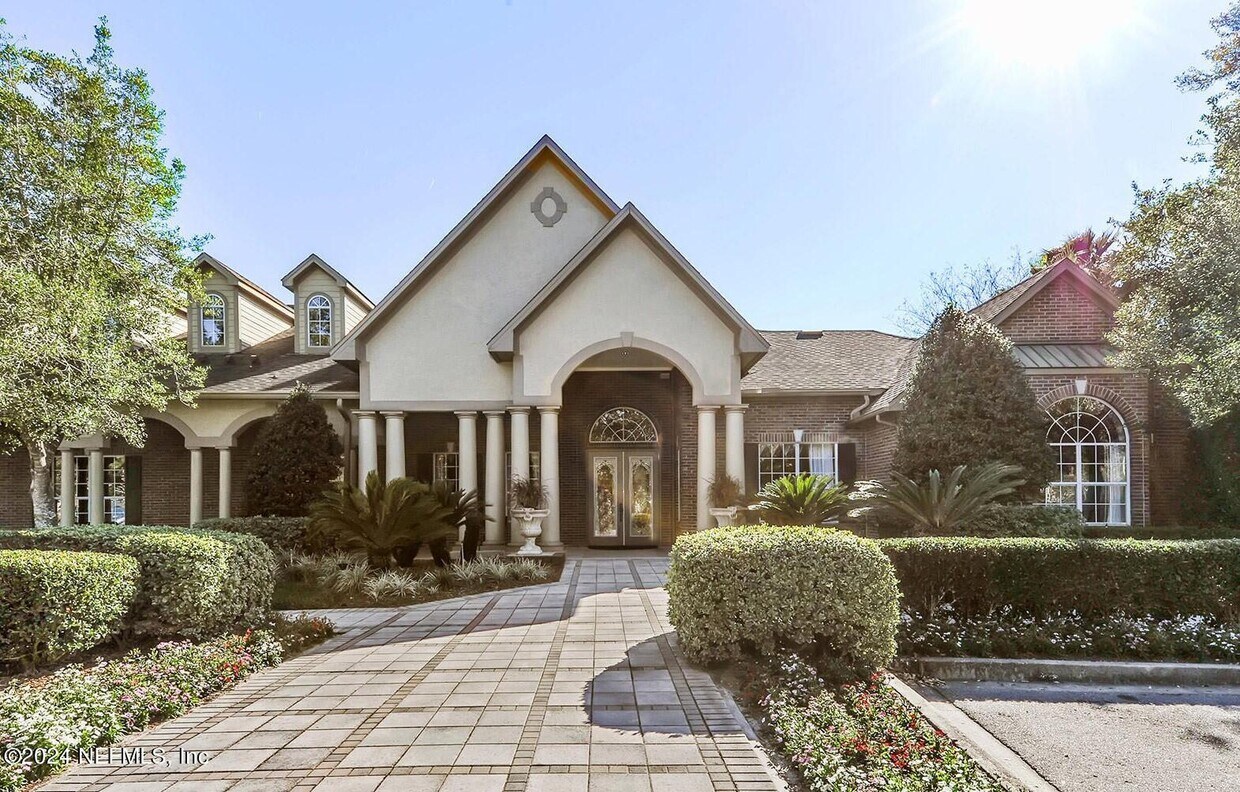 Primary Photo - 7800 Point Meadows Dr
