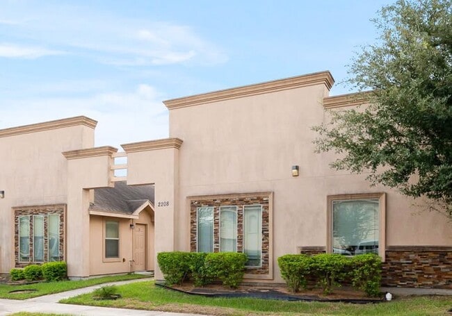 Building Photo - 2208 Taxco Ct