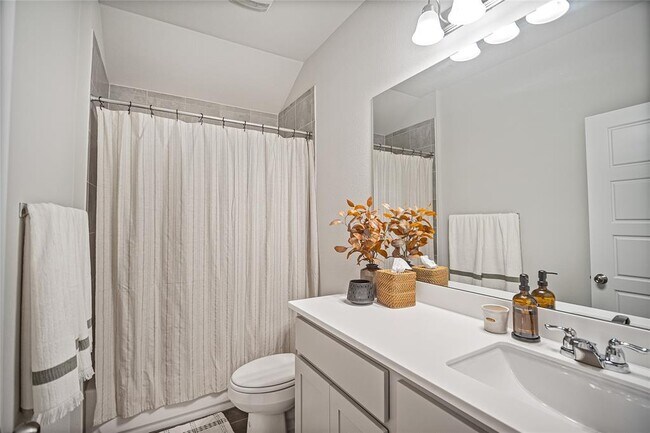 Foto del edificio - 9905 Comely Bnd