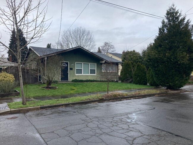 Charming Bungalow in Roselawn – Available ... - Charming Bungalow in Roselawn – Available ... House