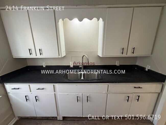 Foto del edificio - 2414 Franklin St