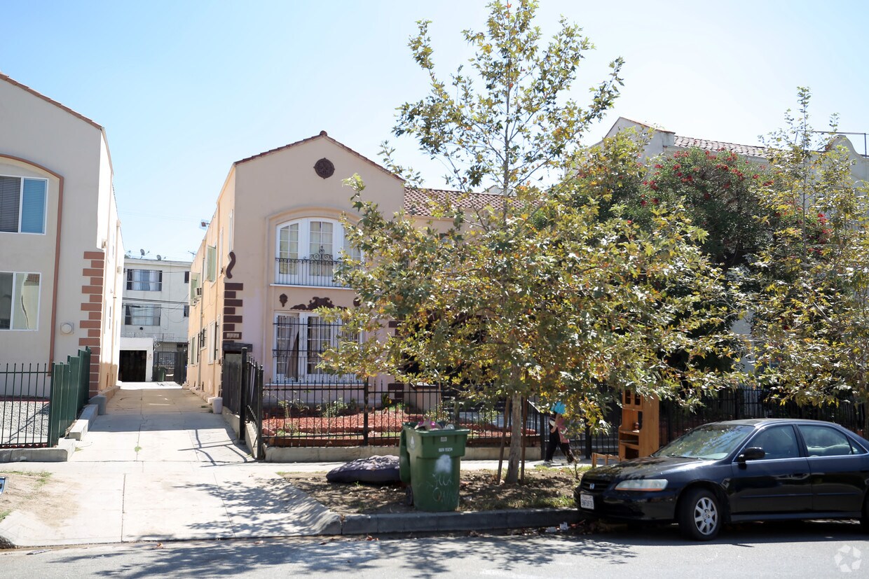 Primary Photo - Catalina Apartments