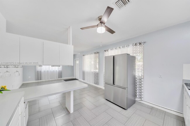 Foto del edificio - 1610 SW 30th Pl