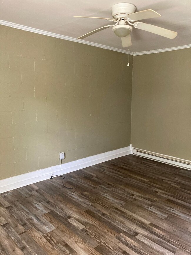 Building Photo - Duplex Unit