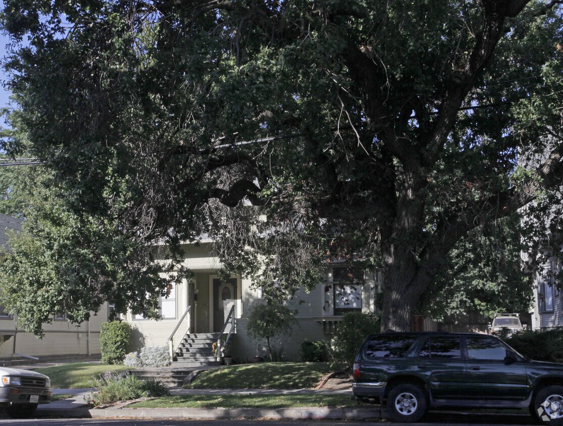 Foto del edificio - 611-619 S 5th St