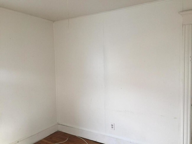 Building Photo - 203 SPRINGSIDE