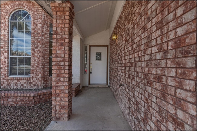 Foto del edificio - 7456 Luz De Lumbre Ave