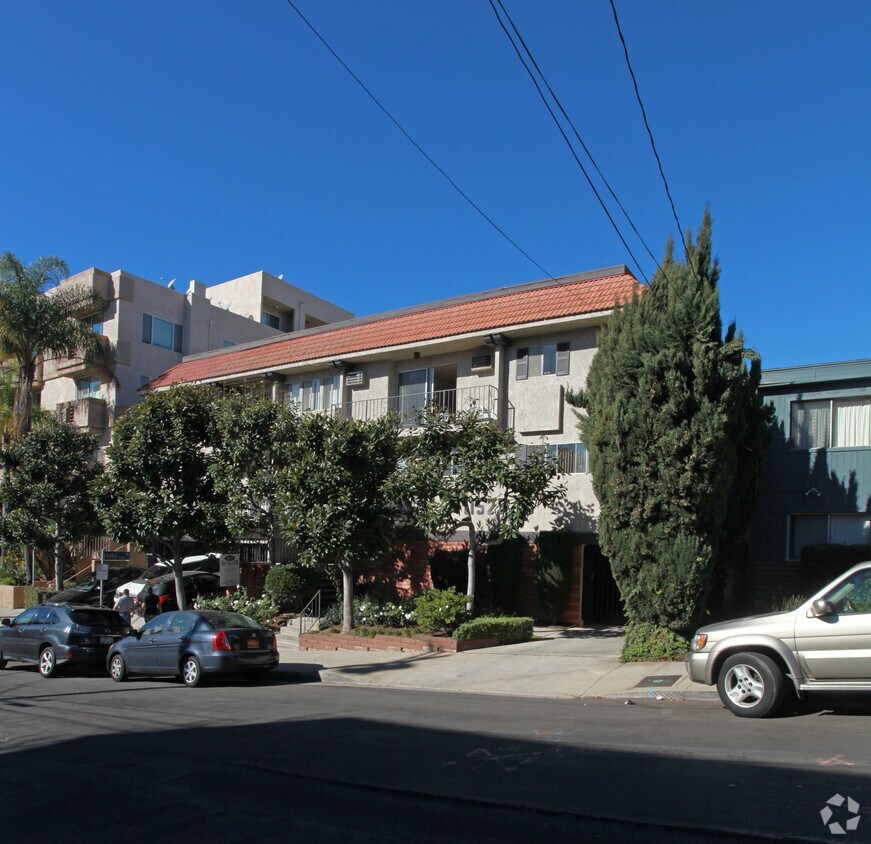 Foto del edificio - 11525 Rochester Ave