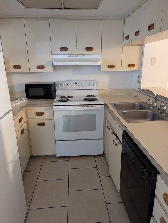 Foto del edificio - 555 Aster Ct