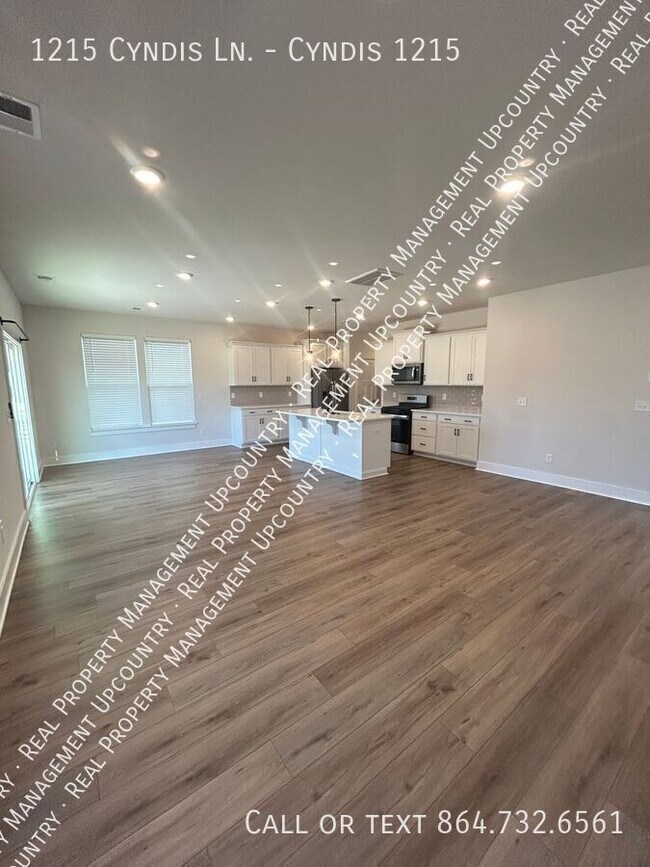 Foto del edificio - 1215 Cyndis Ln