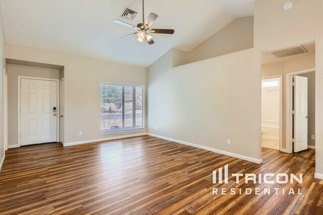 Foto del edificio - 673 E Estrella Dr