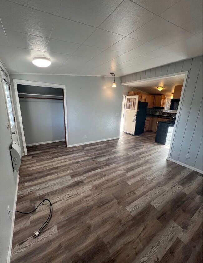 Foto del edificio - 414 E Broadway St