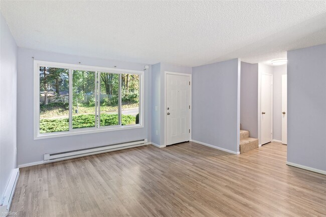 Foto del edificio - 2 br, 1.5 bath Duplex - 4701 236th Street ...