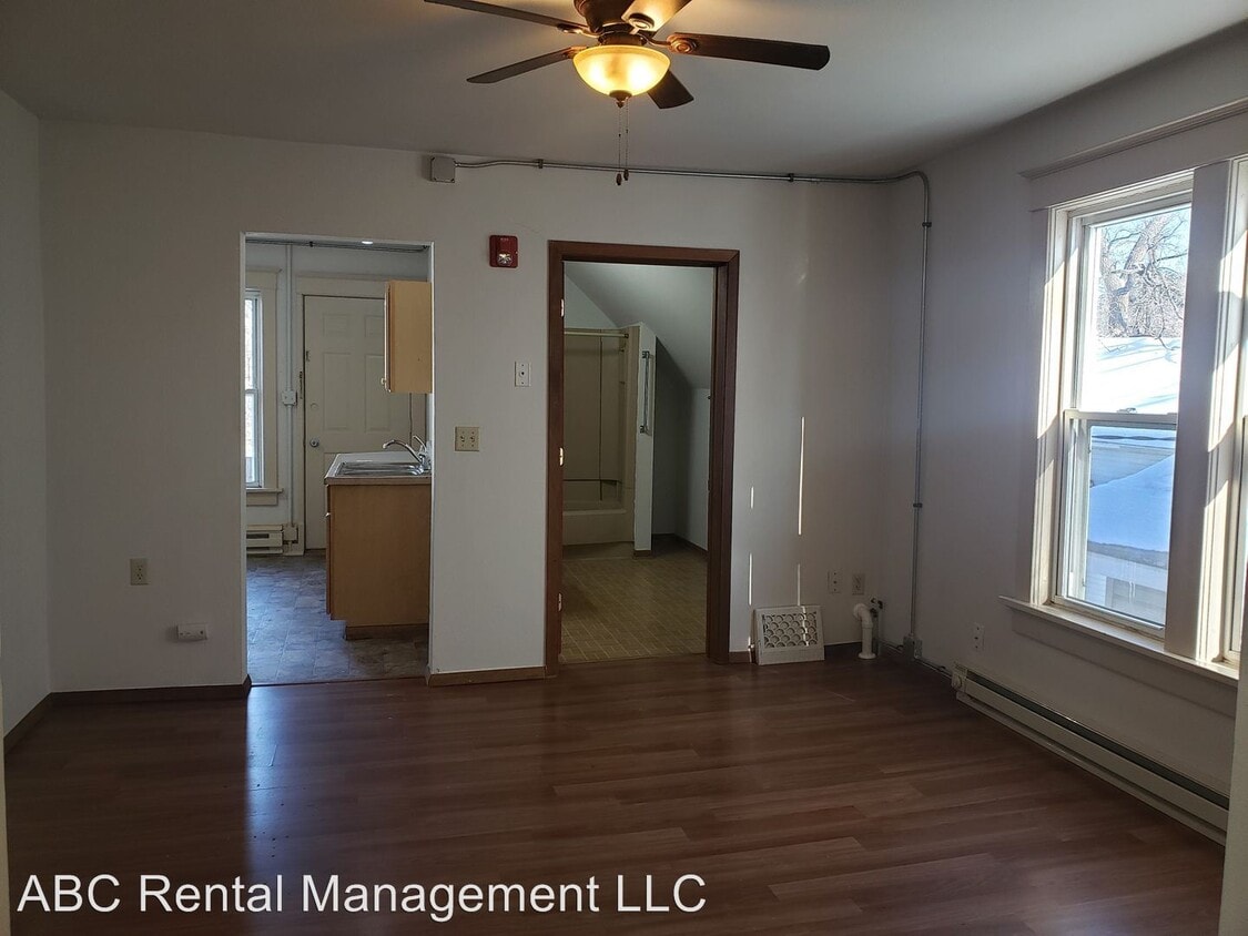 724 Washington St, Wausau, WI 54403 Apartment for Rent in Wausau, WI