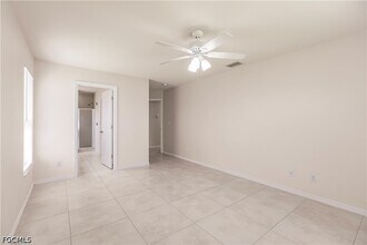 Building Photo - 2107 SW 30th Terrace