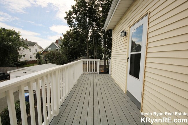 Building Photo - Completely renovated beautiful 4 bed in Wa...