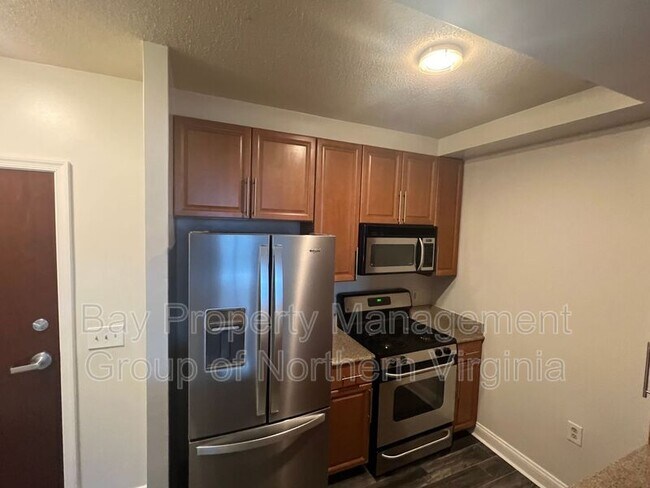 Building Photo - 11760 Sunrise Valley Dr