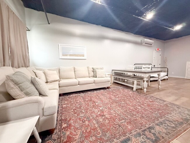 Building Photo - 209 S Church St