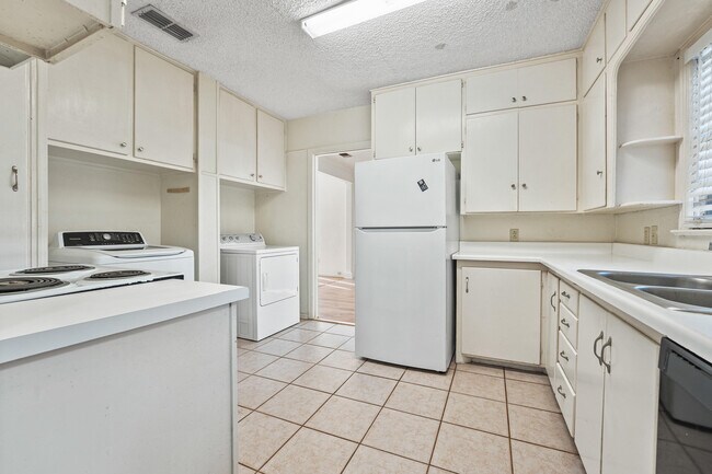 Foto del edificio - 2216 30th St