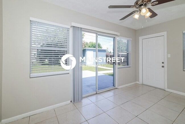 Building Photo - 3 Bedroom Pet-Friendly Home in ORLANDO, FL with Main Street Renewal