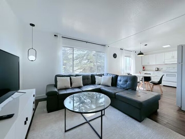 Foto del edificio - 3811 Spenard Rd
