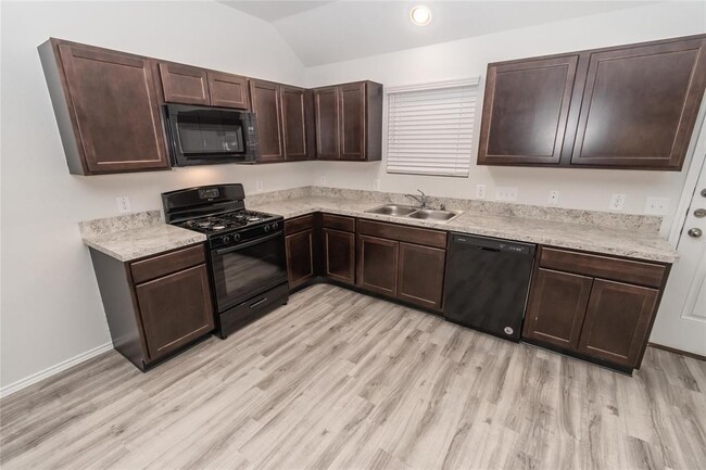 Building Photo - 5211 Blue Ranch