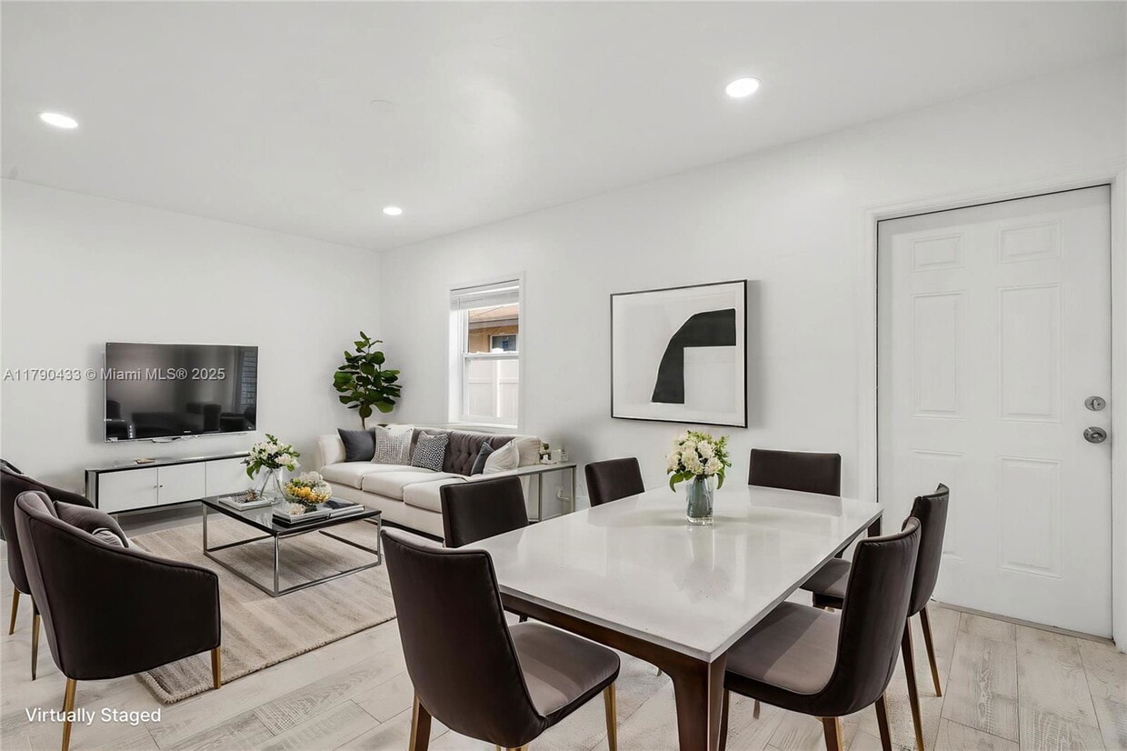 Photo - 1041 Northeast 9th Avenue Apt #B, Fort Lauderdale, FL 33304 - 4 BR 2 BA Multi-Family Home