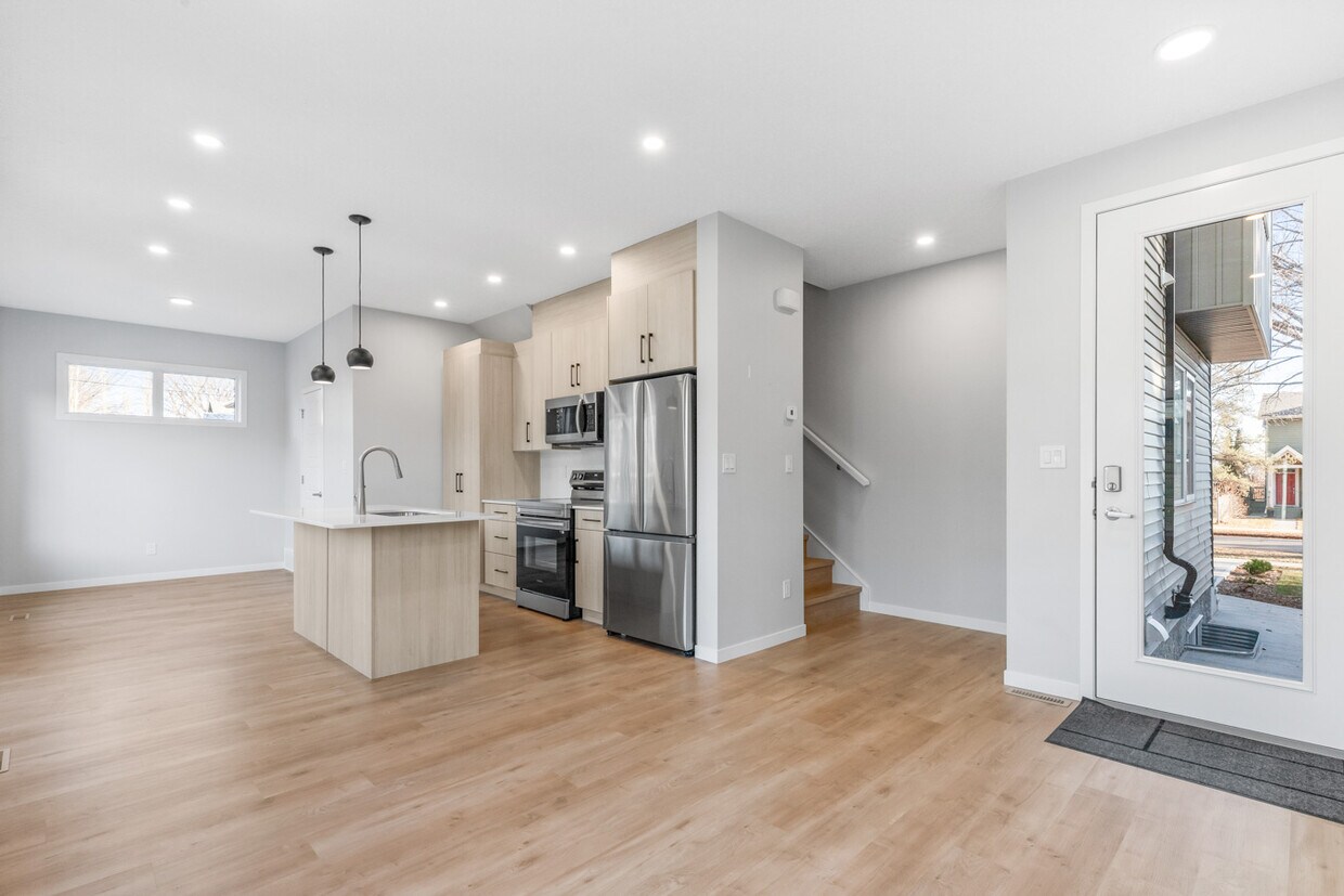 Primary Photo - 11528-11122 122 St NW