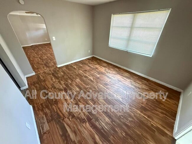 Building Photo - 1564 Tilley Ave