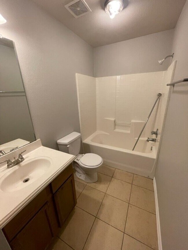 Foto del edificio - 1912-2000 Prosperity Trail