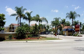 Building Photo - 9715 Fontainebleau Blvd