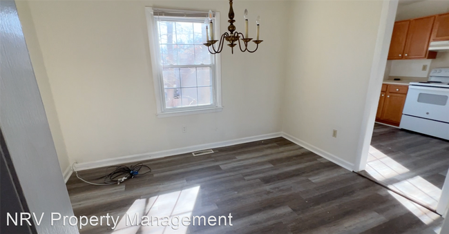 Building Photo - 4 br, 2.5 bath House - 103 Canterbury Court