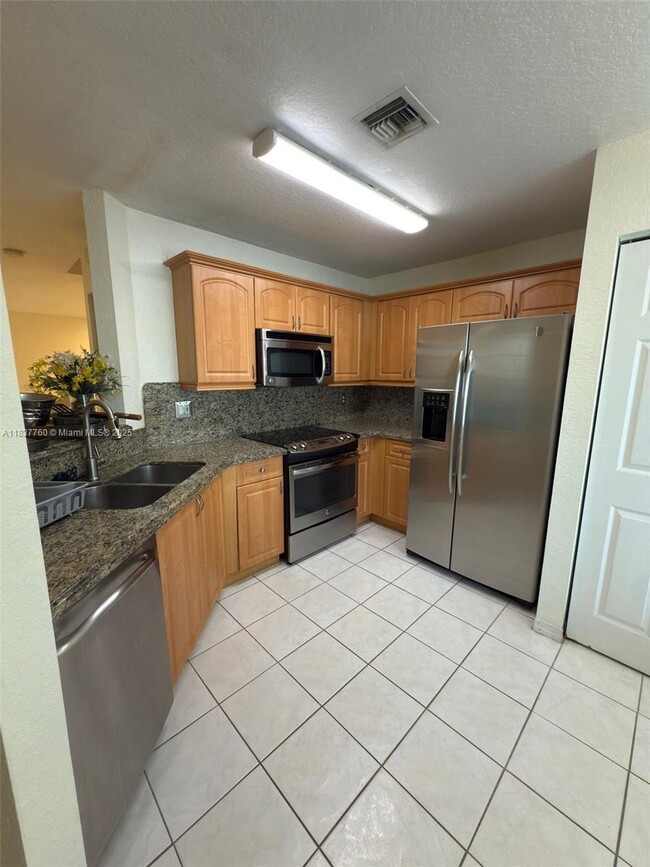 Building Photo - 1105 SW 44th Way