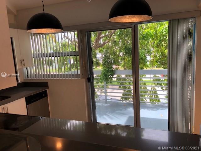 Building Photo - 4332 Collins Ave