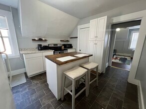 Building Photo - 272 Front St