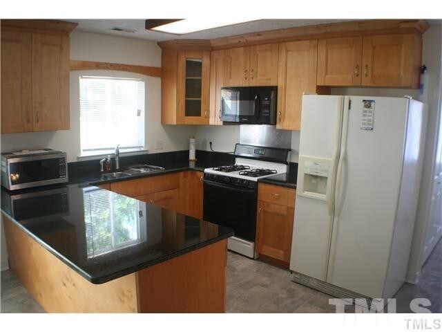 Building Photo - 105 Trinity Woods Dr
