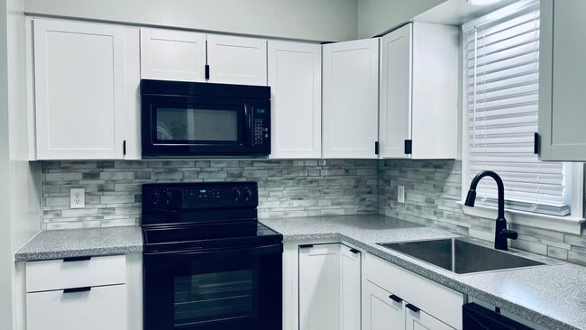 Foto del edificio - 516 Brent Rd