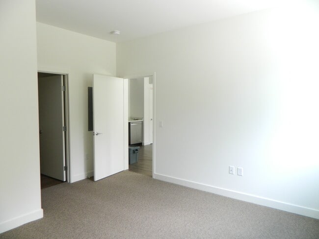 #26-101 - Millhouse West